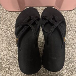 Teva Olowahu Flip Flop Sandals